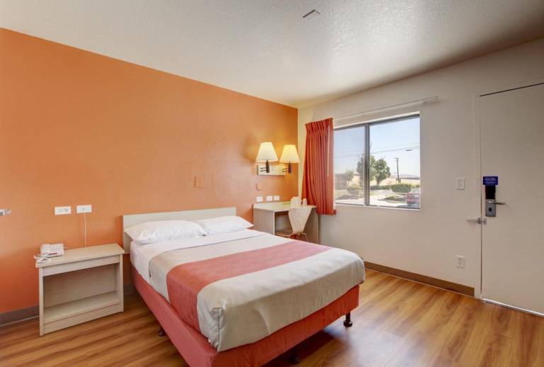 Motel  Corona