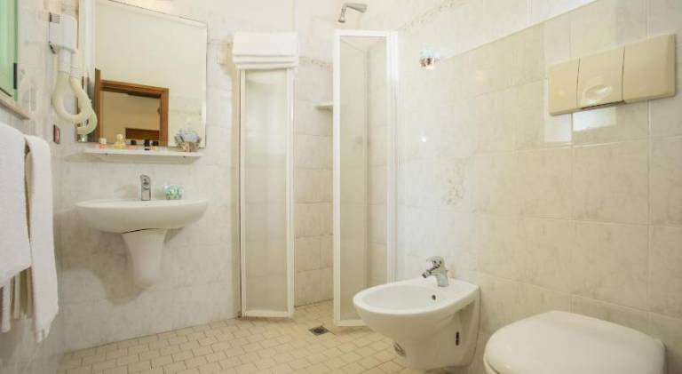 Hotel Dover Rooms & Coffee Adults Friendly — photo 2