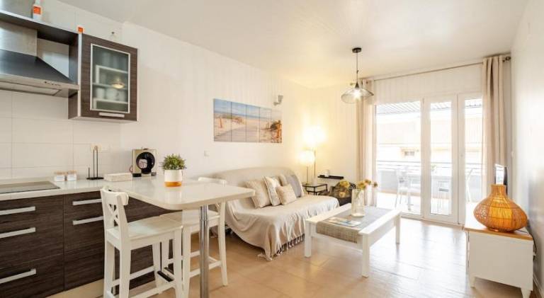 Rental apartment with patio & private pool | Close to the beach | Perfect for remote work | Dogs allowed — photo 2