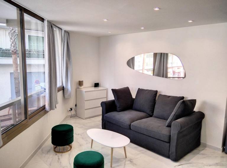 Pleasant rental apartment with yard & patio | Next to the beach | Pets allowed in Antibes
