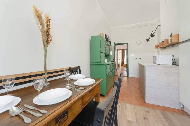 Family-oriented wonderful rental apartment with yard & fast internet | Next to St. Elisabeth's Church | Pet-friendly — photo 4