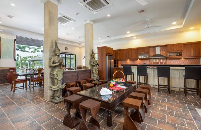 Luxury Poolvilla 6BR lake beachfront @ PhoenixGolf — photo 5