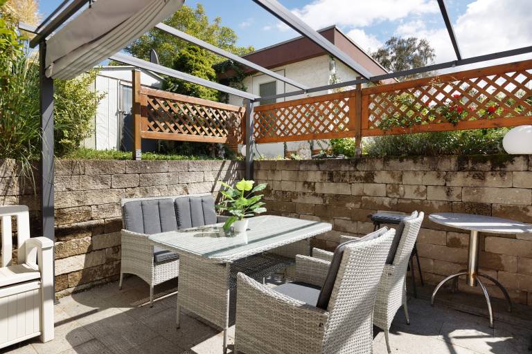 Holiday apartment with patio, fast internet & barbeque | Garden view in Konstanz