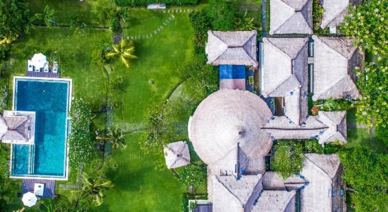 Villa with pool & jacuzzi in Canggu