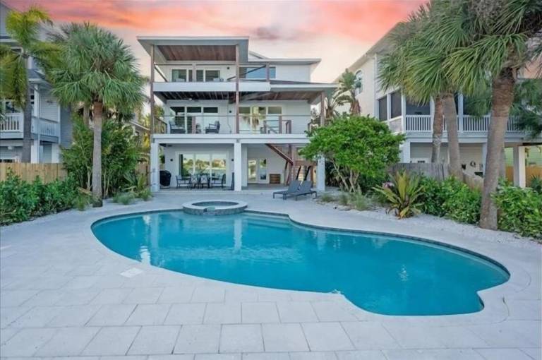 House  Saint Pete Beach