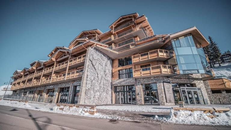 Wifi, 100m from resort center, 5th floor, view valley, fitness, swimming pool, sauna, hammam in Montvalezan