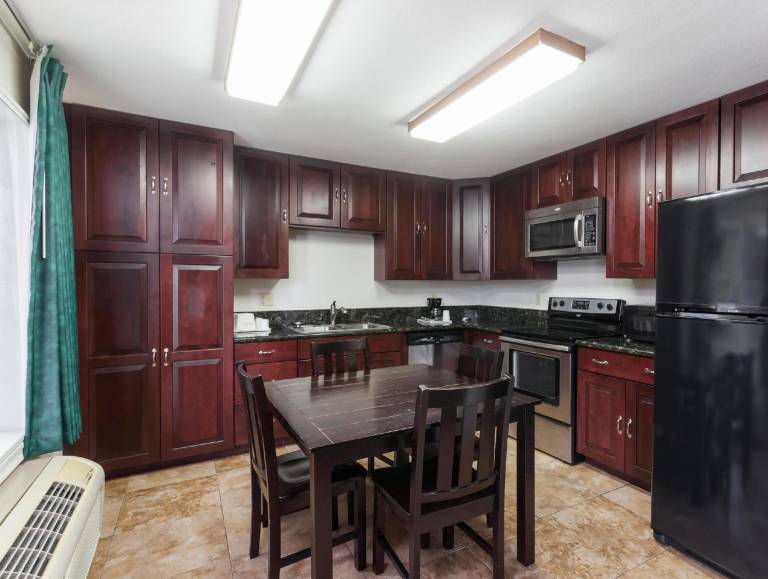 Ramada by Wyndham Oceanside — photo 3