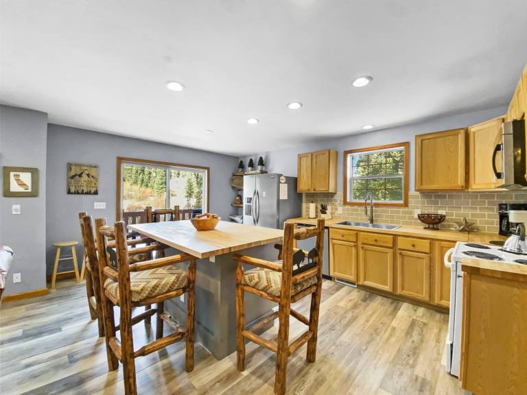 Child-friendly vacation home with terrace | Pets allowed in Breckenridge, CO