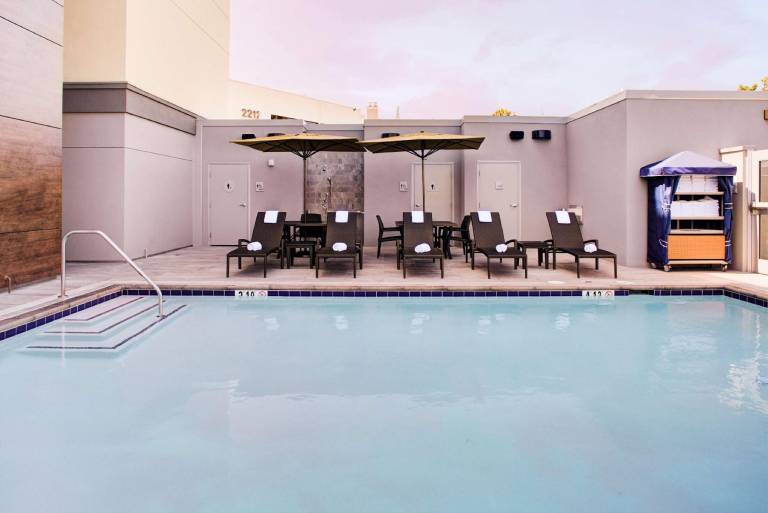 Hampton Inn & Suites Irvine-Orange County Airport — photo 3