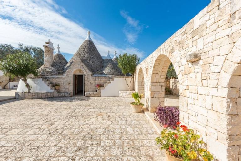 Family-oriented beautiful villa with garden & private pool | Pets allowed — photo 4