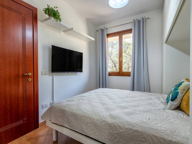 Family-friendly beautiful rental apartment with patio & yard | Pets are welcome — photo 3