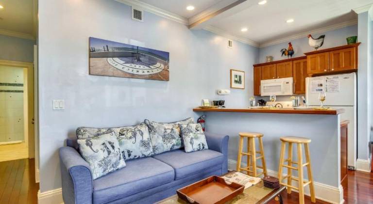 Vacation home with pool | Pet-friendly — photo 3