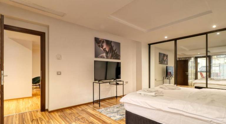 Beautiful rental apartment with pool & jacuzzi | Pet-friendly — photo 2