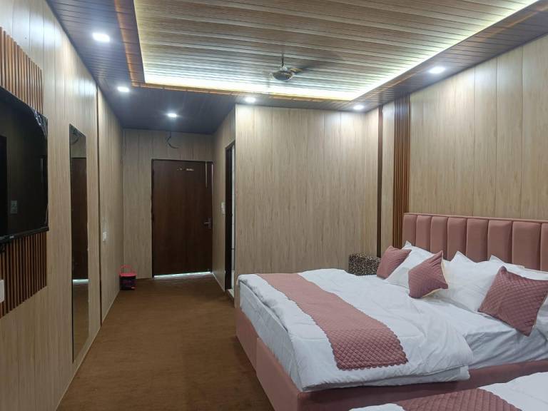 Pavani Resort in Rajgarhi