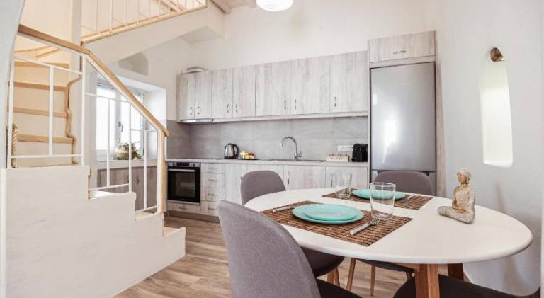 Apartment with patio | Perfect for remote work — photo 3