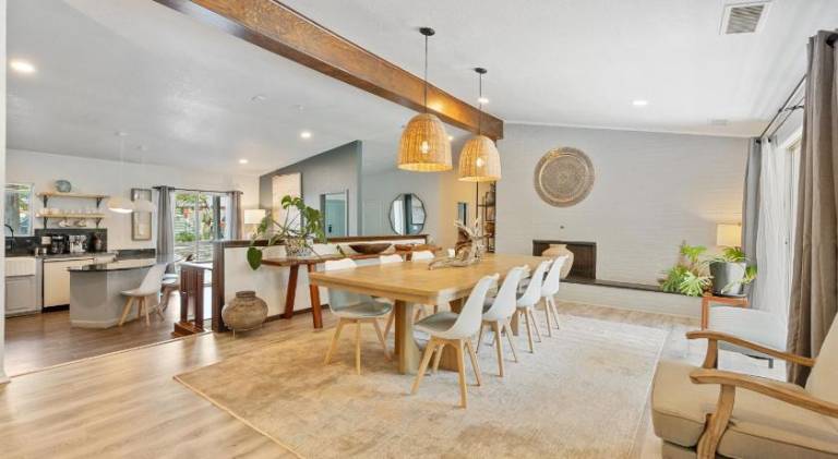 Vacation home with jacuzzi — photo 3