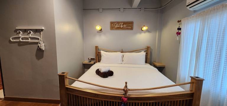 Bed & Breakfast  Old City