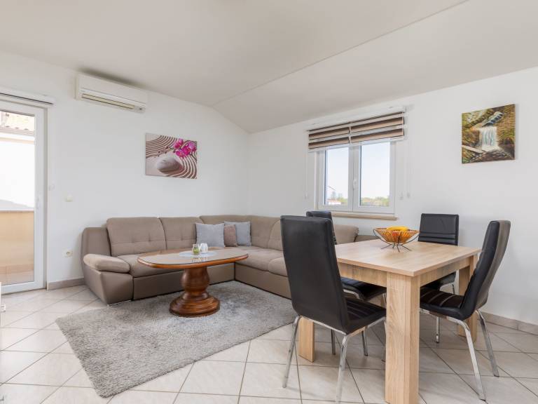 Ferienwohnung  Štinjan