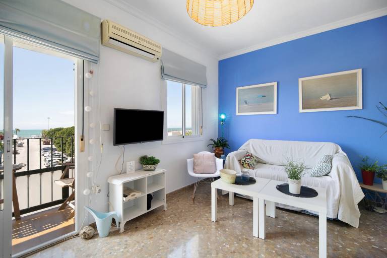Child-friendly rental apartment with fast internet & terrace | Sea view | Close to the beach | Dogs allowed — photo 2
