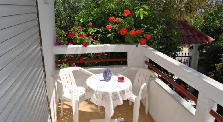 Rental apartment with yard & patio | Next to the beach | Pets allowed — photo 4