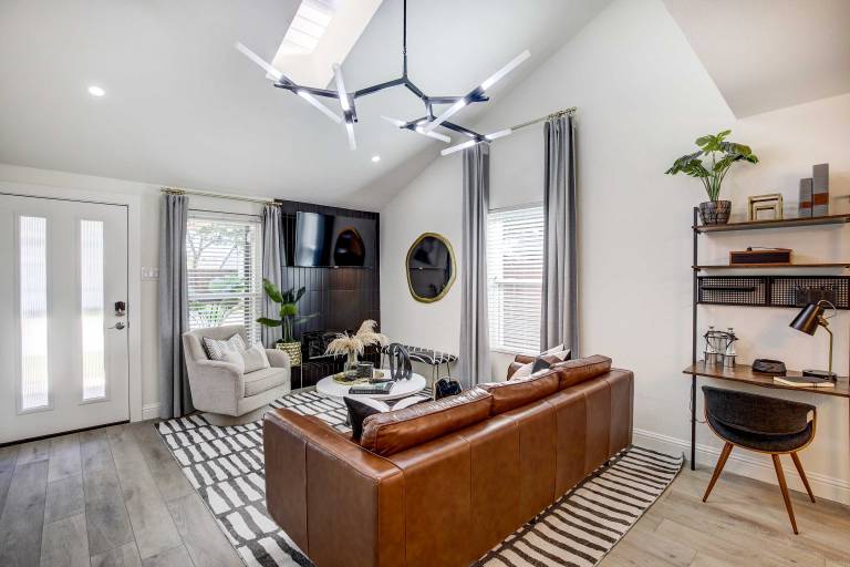 Stylish Allen Home near Watters Creek Village — photo 5