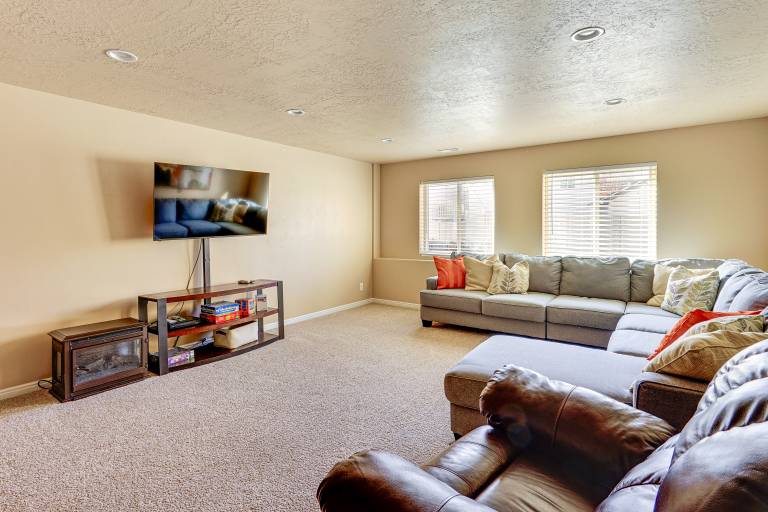 3,600 Sq Ft, Large Fenced Yard: Heber City Retreat — photo 5