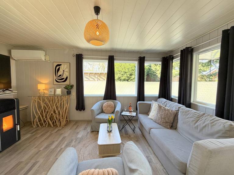 Pleasant vacation home with patio | Dogs allowed — photo 2