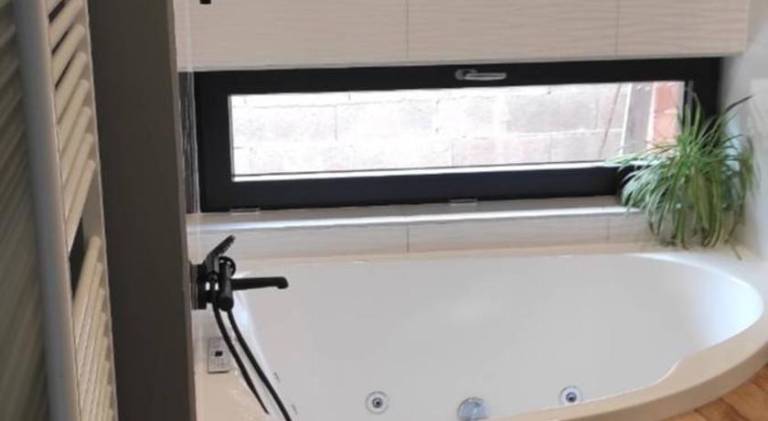 Wonderful vacation home with hot tub | Pet-friendly — photo 4