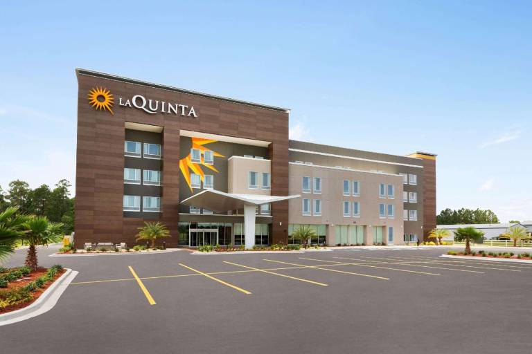 La Quinta Inn & Suites by Wyndham Brunswick/Golden Isles in Brunswick, GA