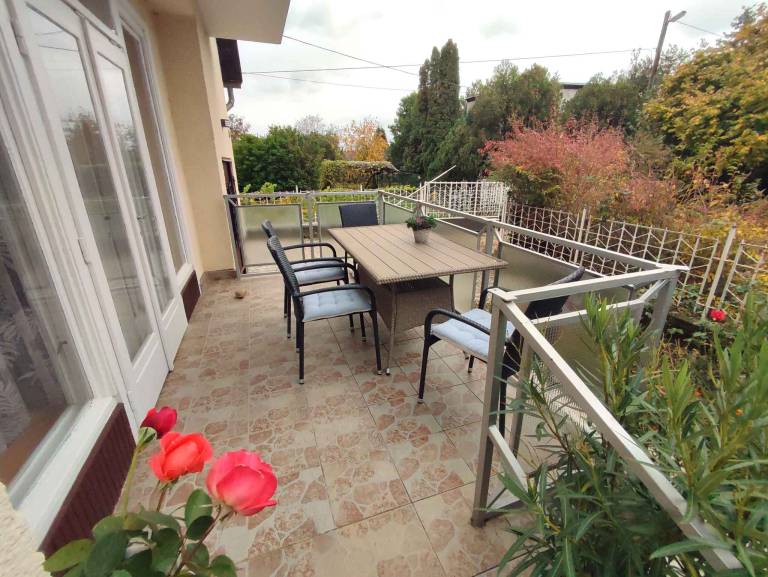 House with patio, garden & barbecue — photo 2