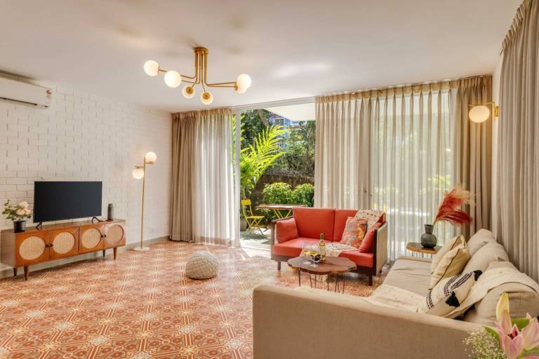 Stylish 2BR w Pool near Candolim and Coco Beach