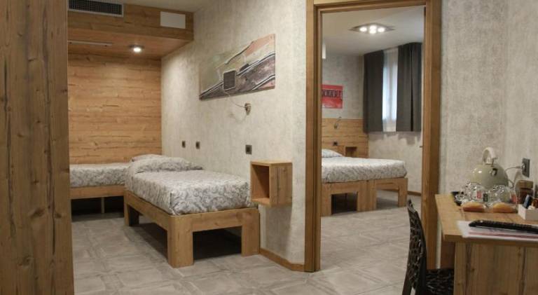 Hotel Bed & Rooms, Corte Rossa -1 Min Walk To Bernina Express in Tirano