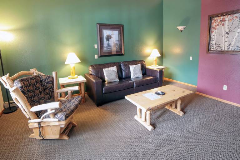Family-oriented pleasant villa with patio & pool | Pets allowed — photo 4