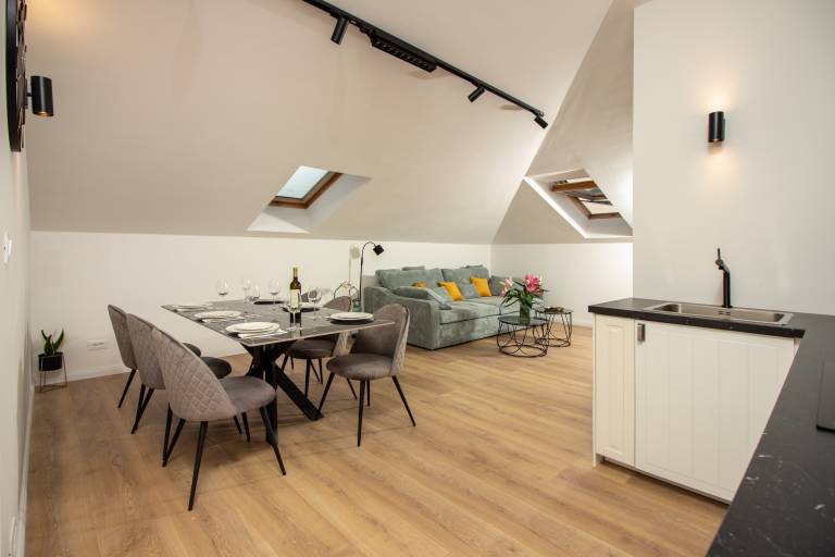 Ferienwohnung in Firule, Stadtpromenade Riva f&uuml;r max. 6 Personen