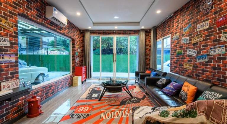 Villa with 6 rooms for 15 persons in Koh Lipe