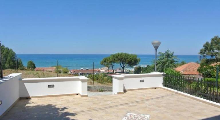 Holiday apartment with patio in Centola