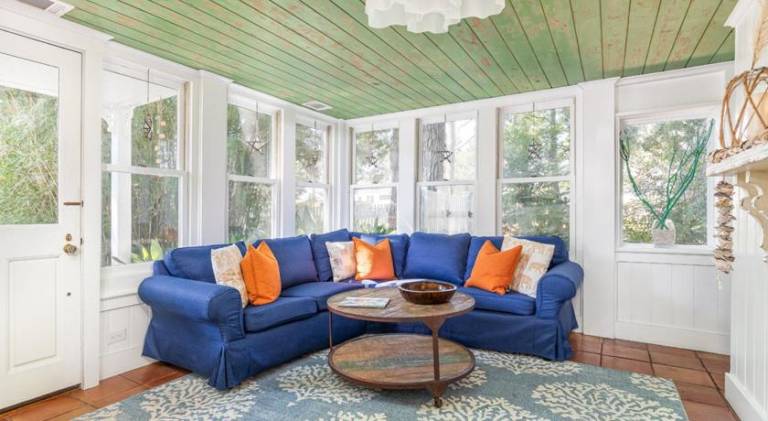 Vacation home with pool | Pets are welcome — photo 3