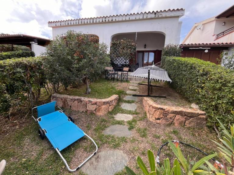 Apartment 'Sole-mare' with Sea View, Wi-Fi and Air Conditioning in Budoni