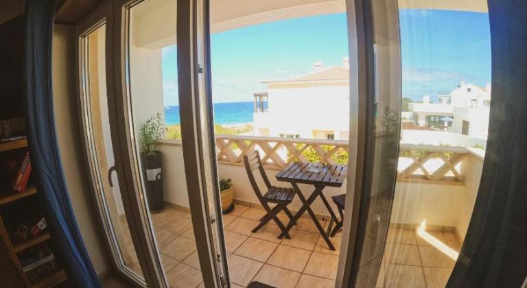 Vacation home with patio, BBQ & yard — photo 5
