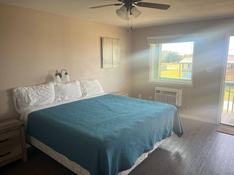 The 409 Bolivar Beach Hotel — photo 5