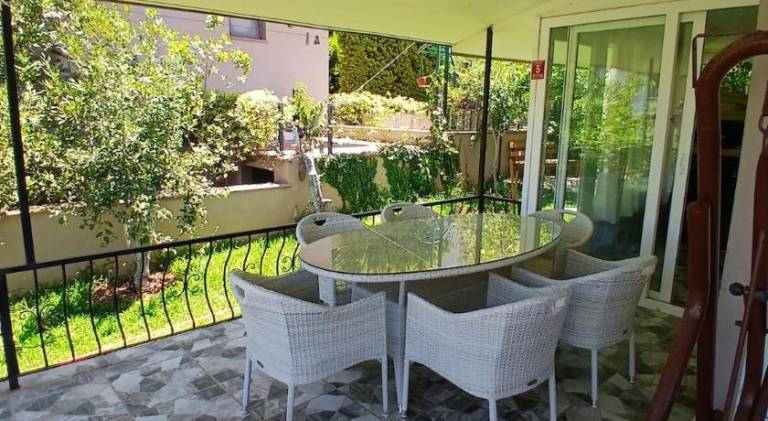 Villa with yard | Pet-friendly — photo 5