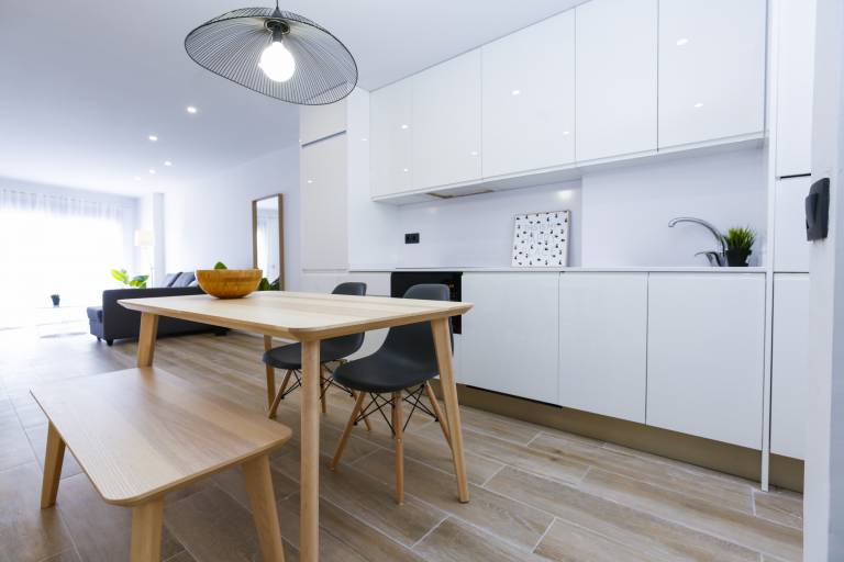 Charming holiday apartment with pool, patio & garden | Pets allowed — photo 3