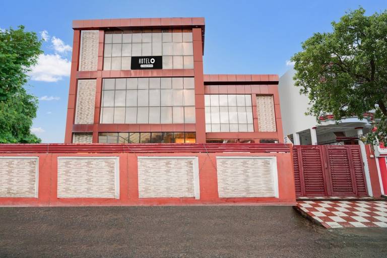 Super Hotel O Jankipuram Vikas Nagar