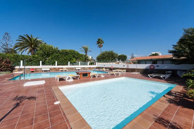 Vacation Home 'Bungalow Ubicación Ideal' with Shared Pool, Shared Terrace and Wi-Fi — photo 3