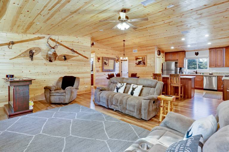 Family-friendly pleasant cabin with patio & BBQ | Lake view | Pet-friendly — photo 5