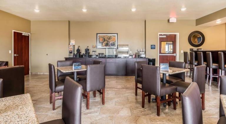 Cobblestone Hotel & Suites - Andrews — photo 4