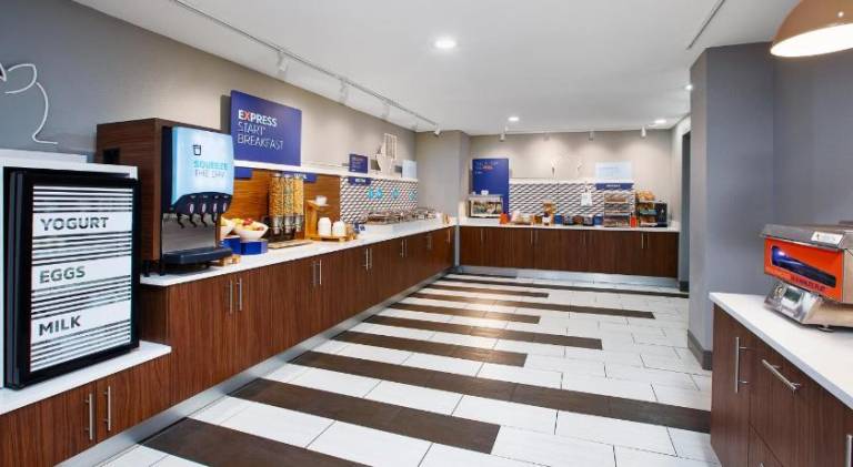 Holiday Inn Express Hotel & Suites West Monroe By IHG — photo 4