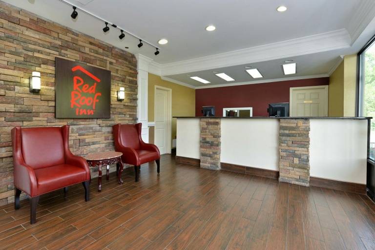 Red Roof Inn Dalton — photo 5