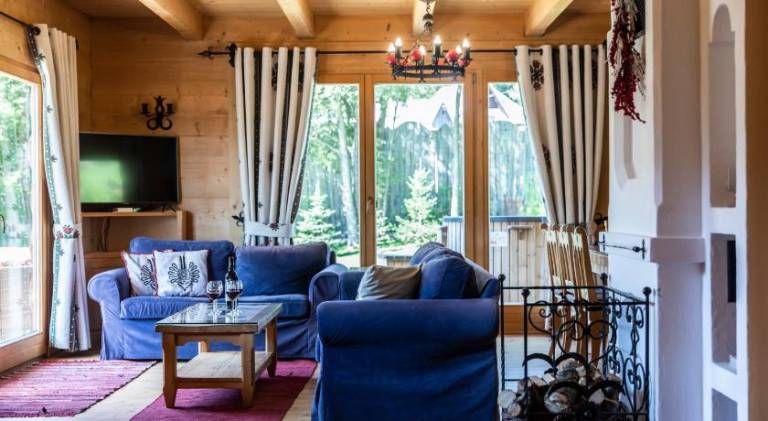Chalet with jacuzzi — photo 3