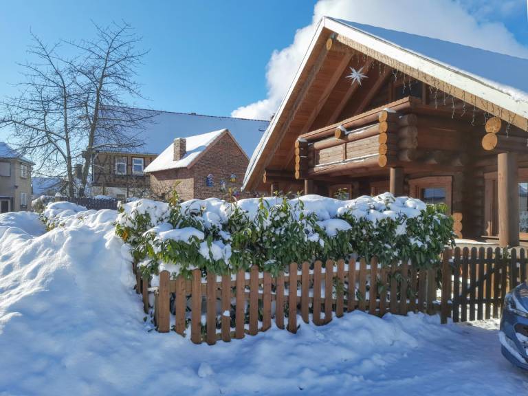 Gemütliches Holzstammhaus mit Garten im Harz